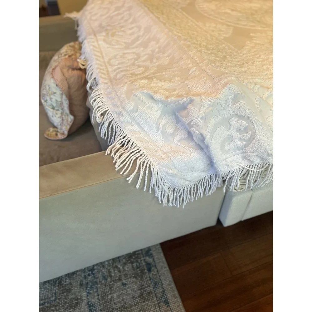 vintage chenille bedspread white 100% cotton with 5' fringe 115 X 93 clean rare